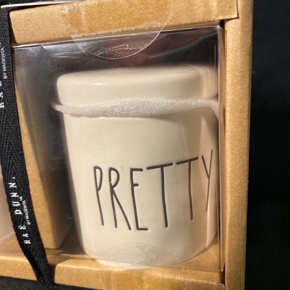 Rae Dunn HELLO/PRETTY mini canisters w/flower toppers 3.5x2.5” New in Box - Picture 3 of 9